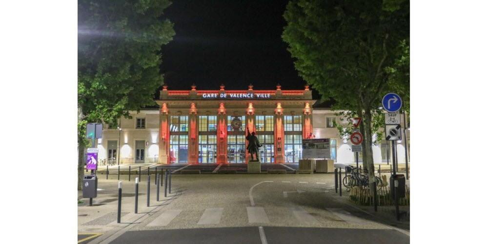 Studio Equipe Hyper Centre De Valence ヴァランス エクステリア 写真